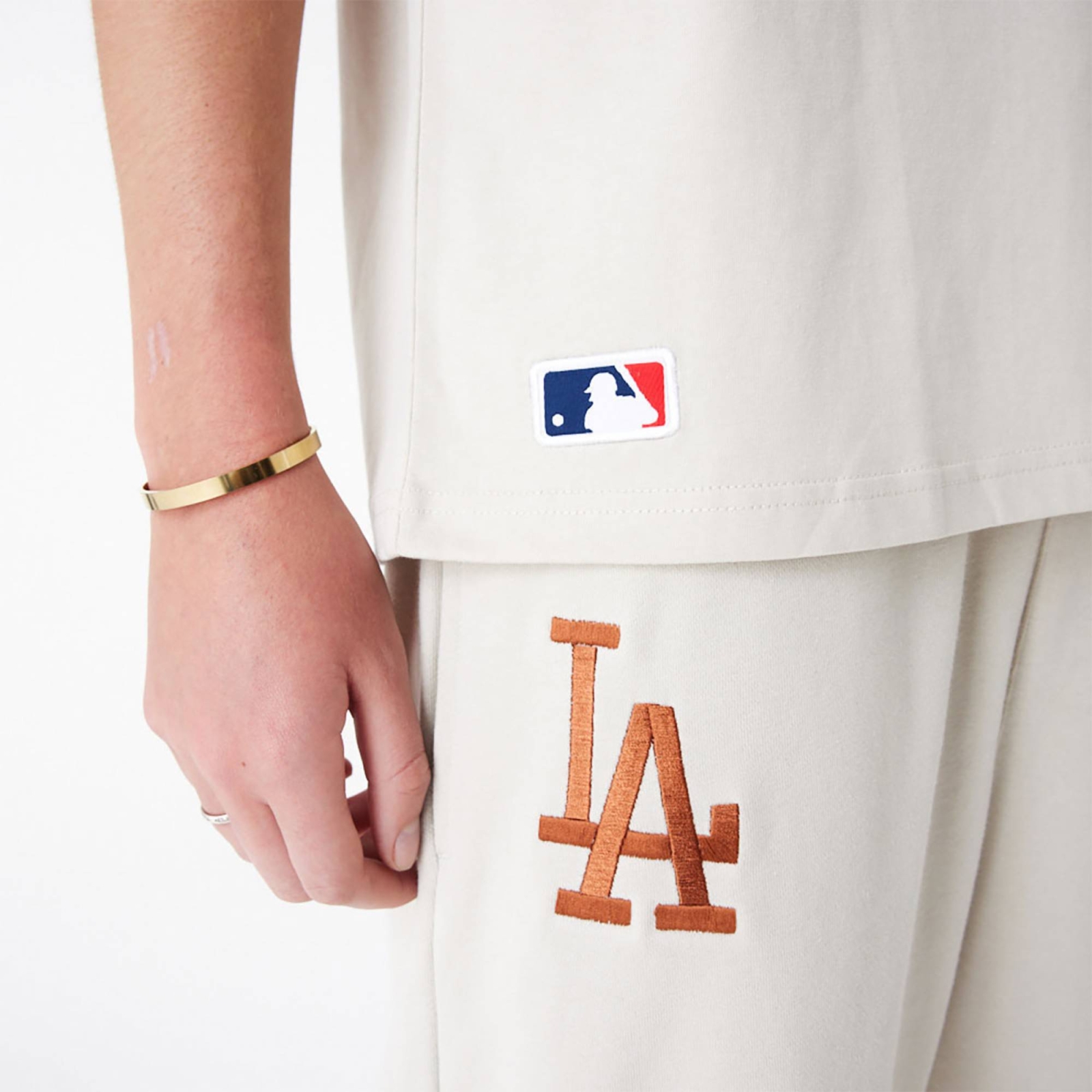 NEW ERA LOS ANGELES DODGERS LEAGUE ESSENTIALS TEE