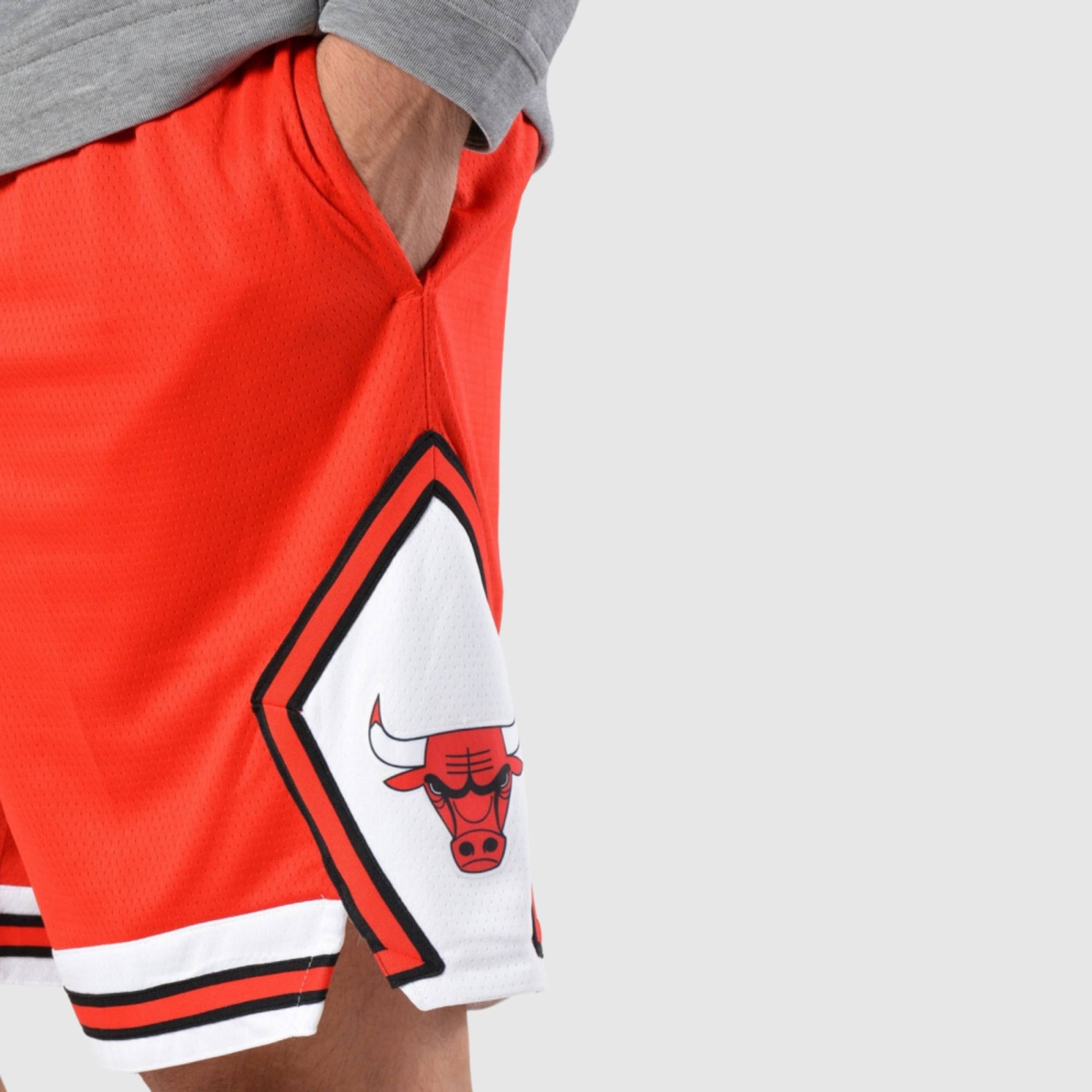 NIKE MENS CHICAGO BULLS SHORT ROAD 18