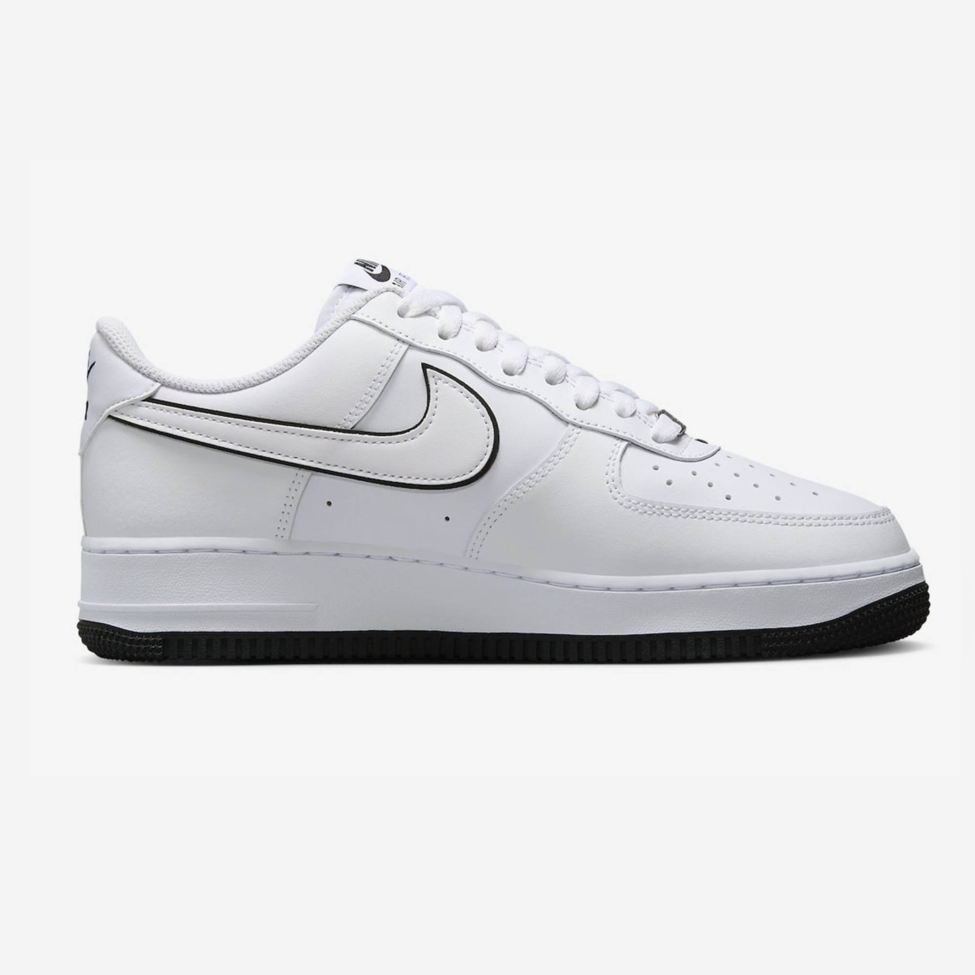 PriveSports Online shop NIKE AIR FORCE 1 07 LOW