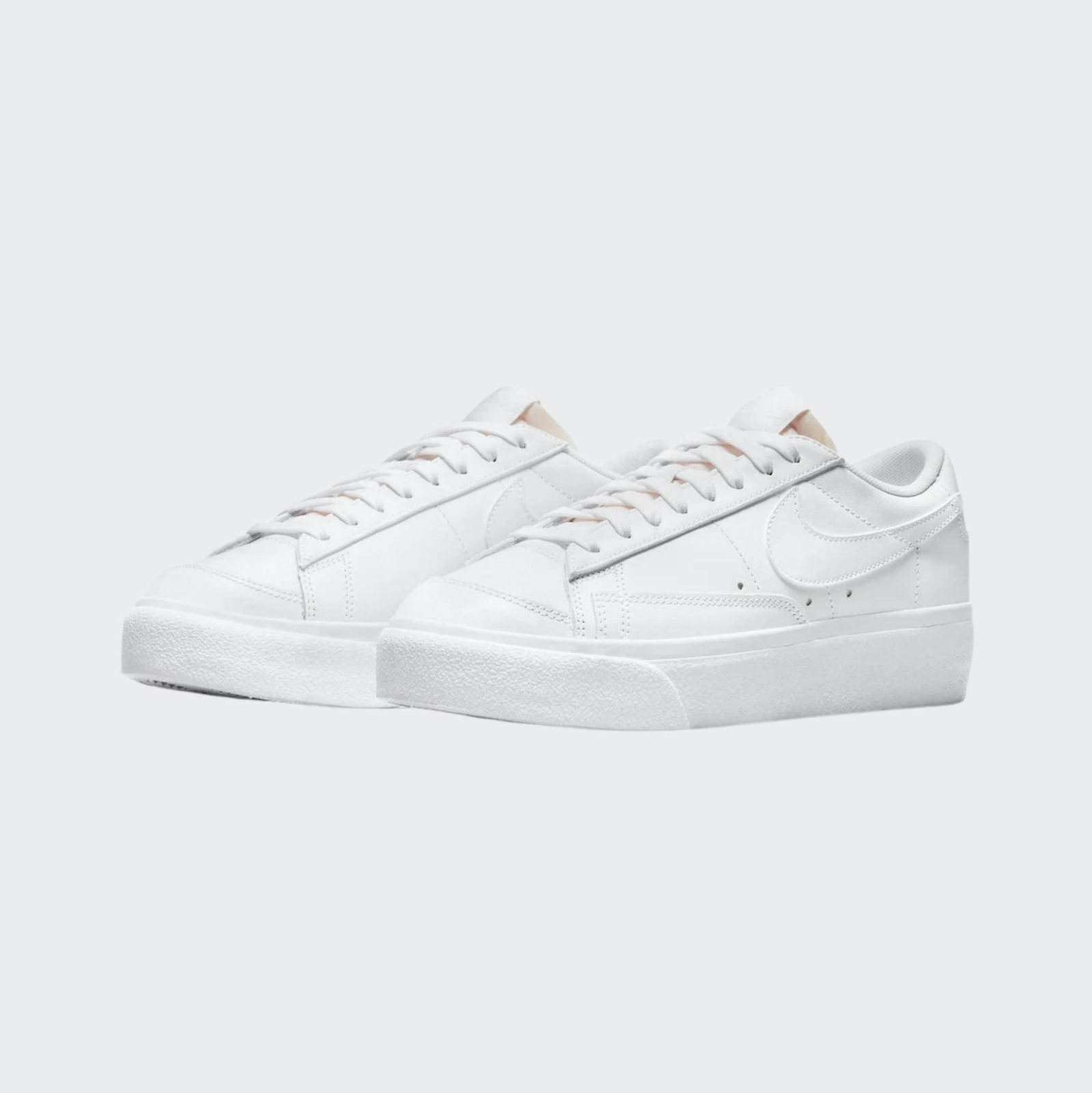 NIKE WOMENS BLAZER LOW PLATFORM