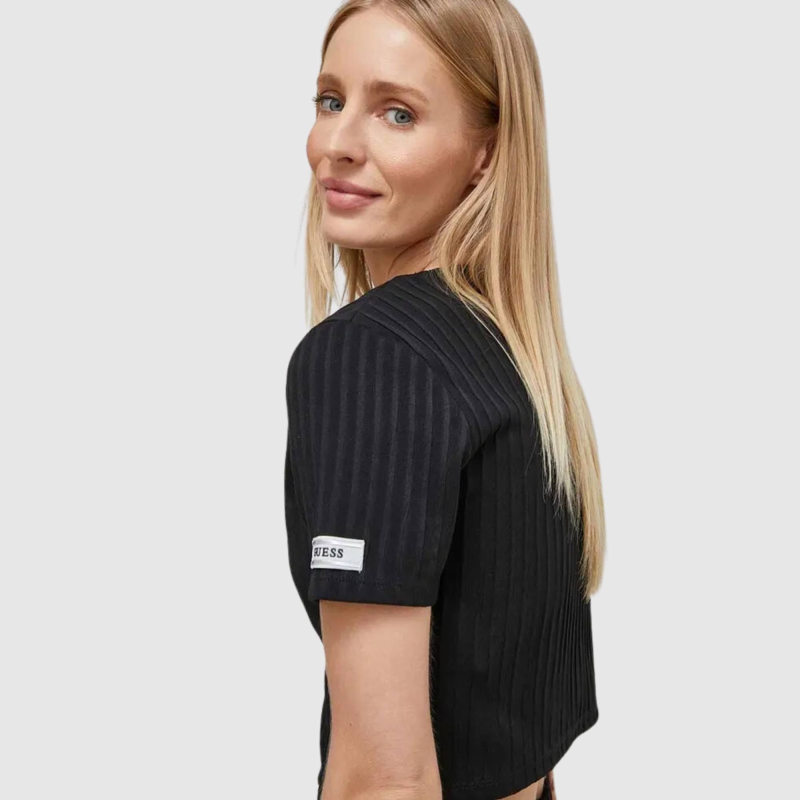 GUESS ANNEKA CROP TEE