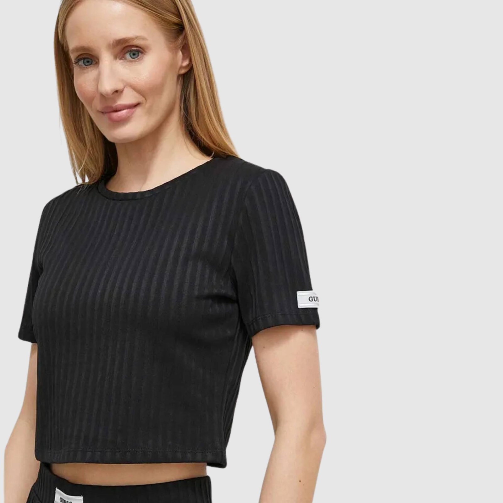 GUESS ANNEKA CROP TEE