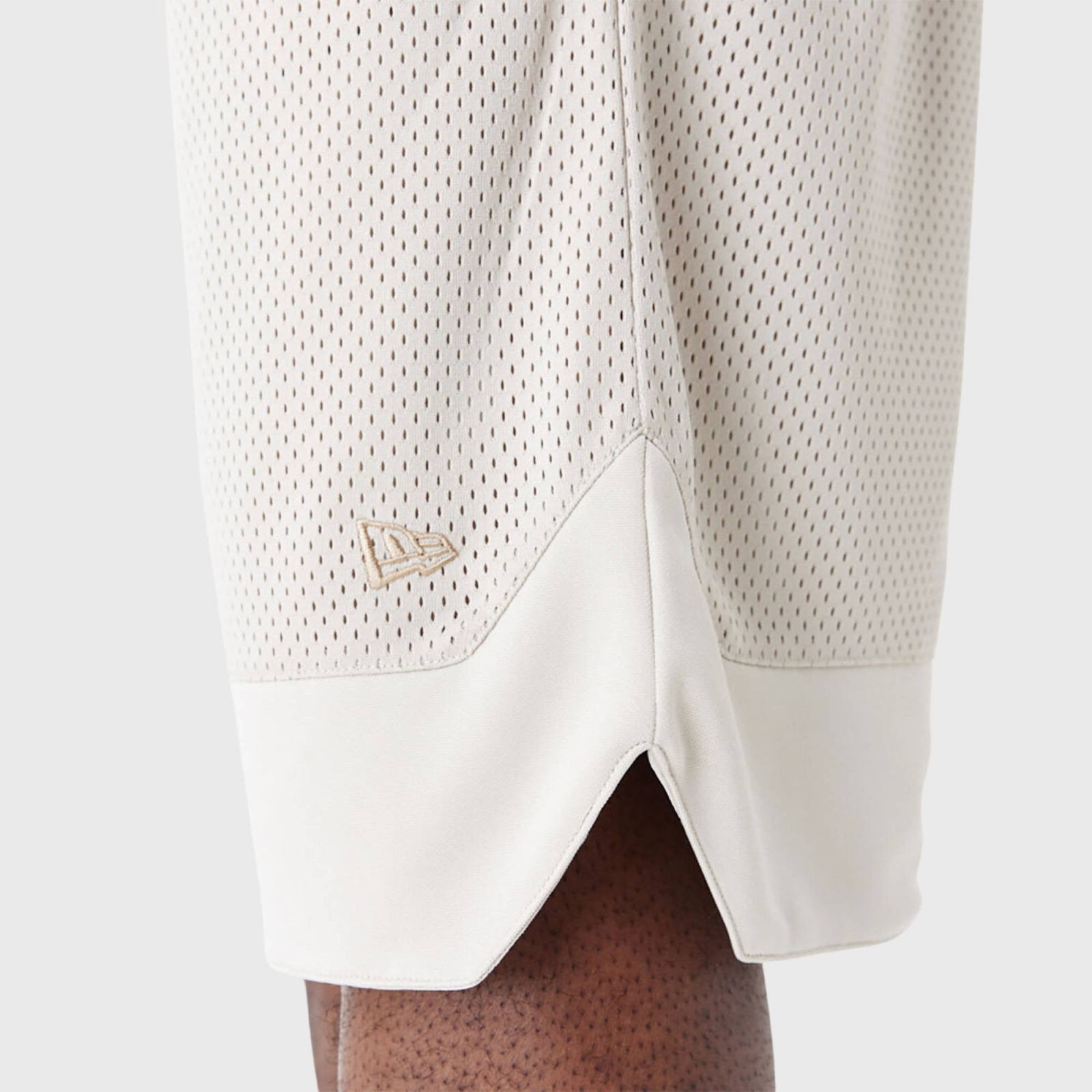 NEW ERA NONE NE ARCH LOGO MESH SHORTS