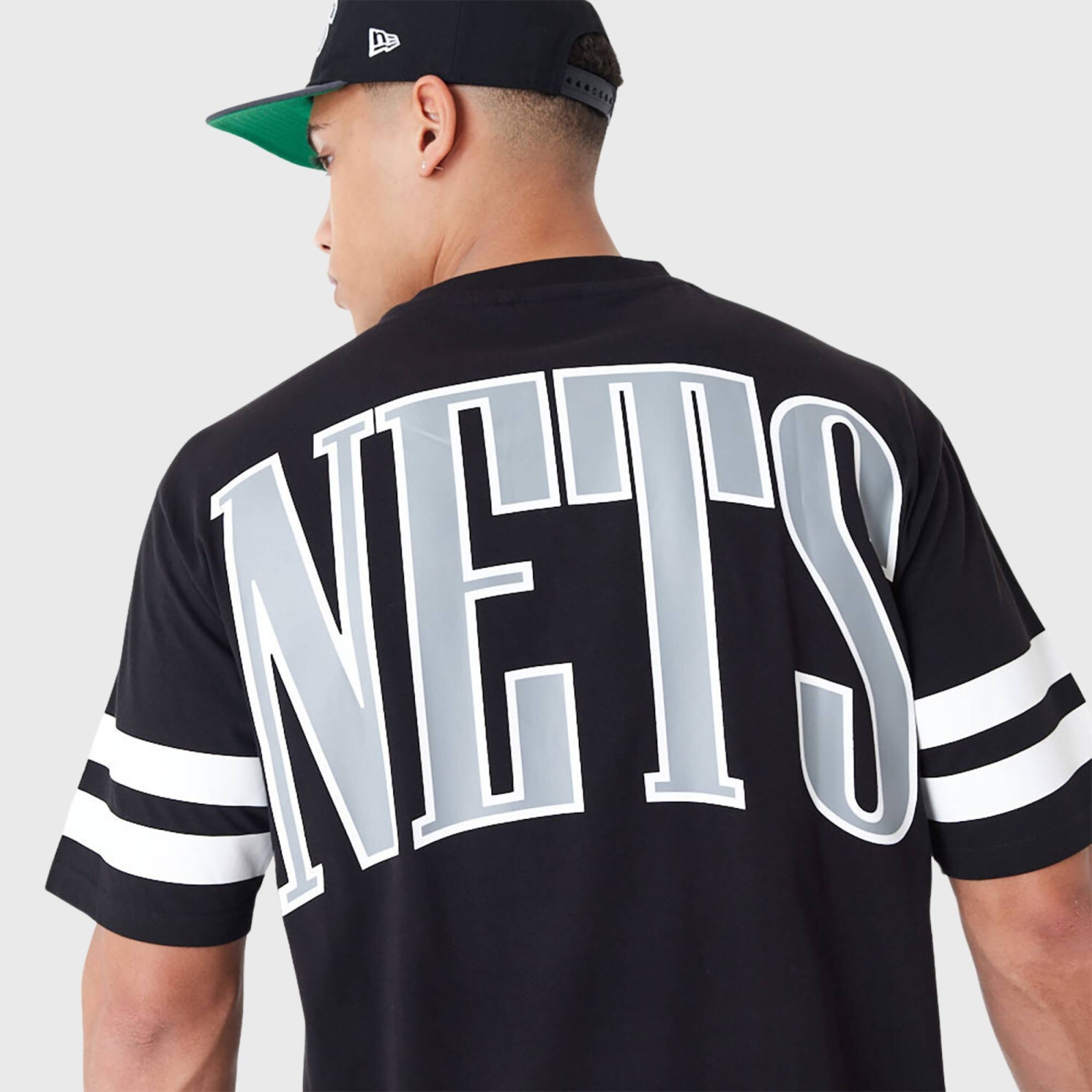 NEW ERA BROOKLYN NETS NBA ARCH GRAPHIC TEE