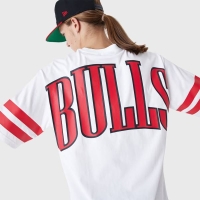 NEW ERA CHICAGO BULLS NBA ARCH GRAPHIC TEE