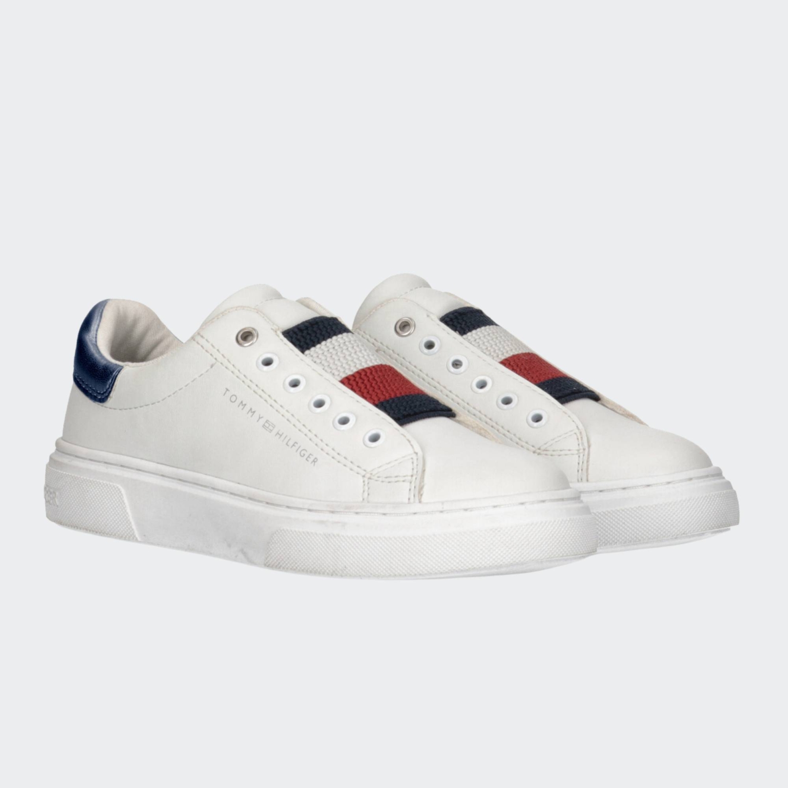 TOMMY LOW CUT LACE-UP SNEAKER
