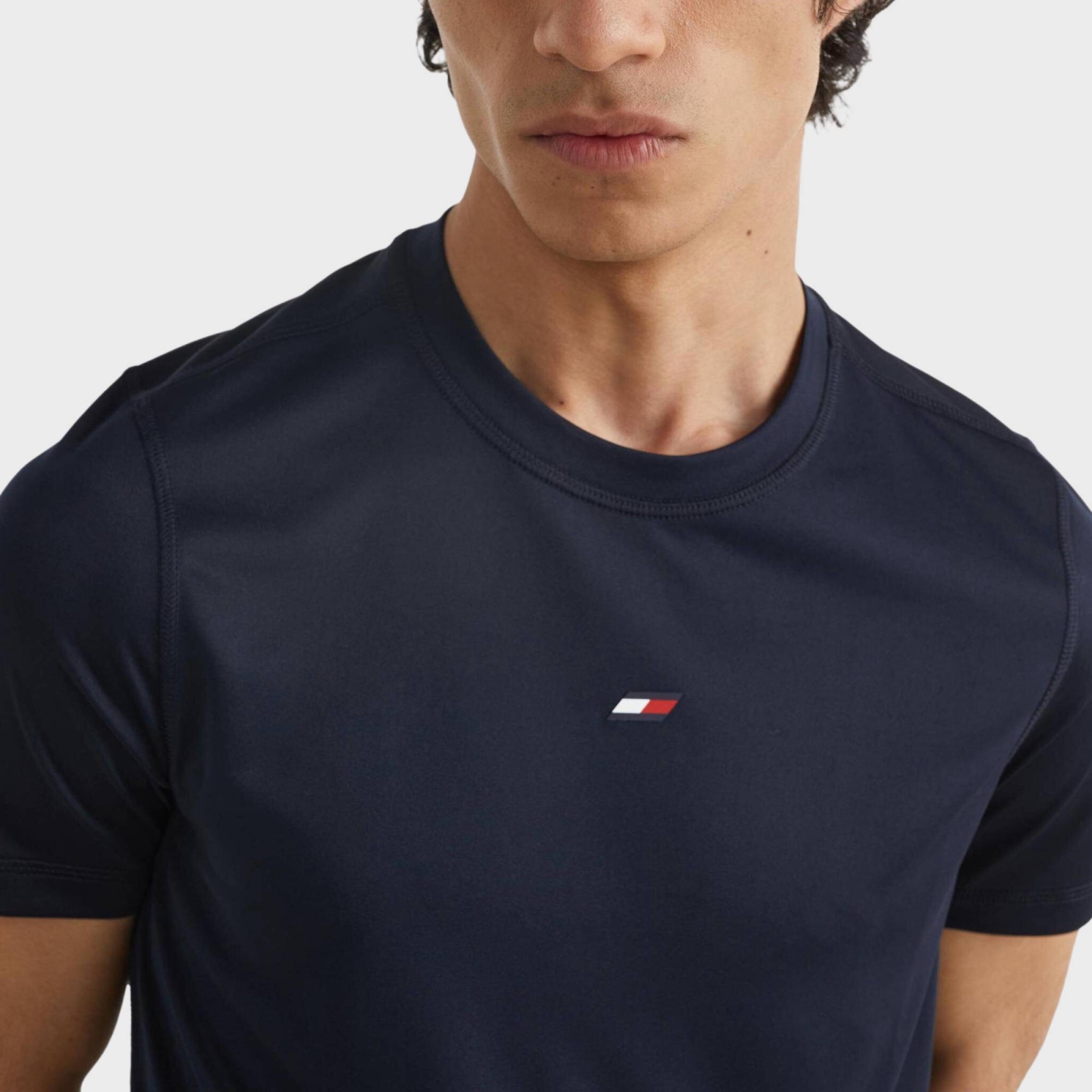 TOMMY ESSENTIAL SMALL LOGO TEE