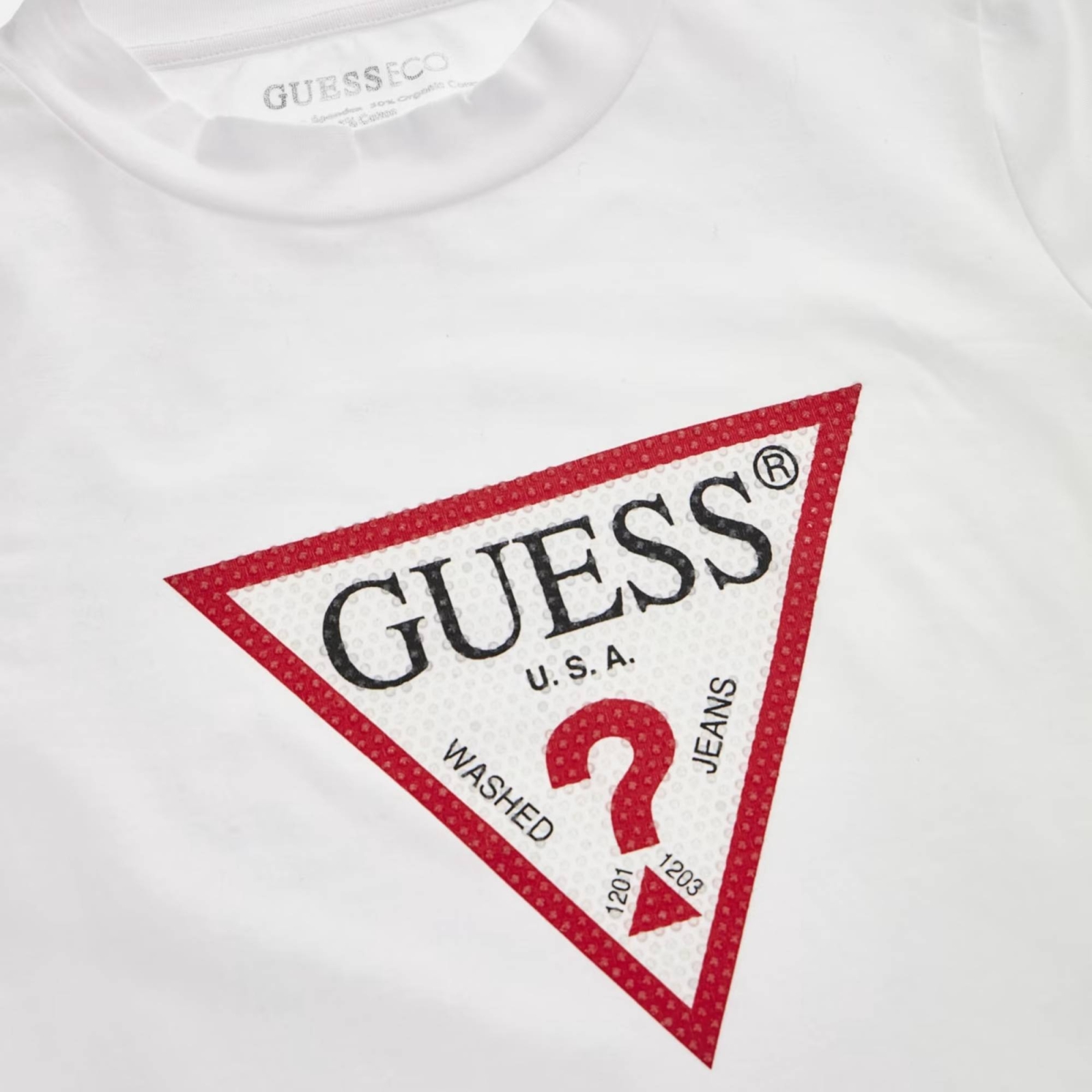 GUESS TRIANGLE STAR CROP TEE