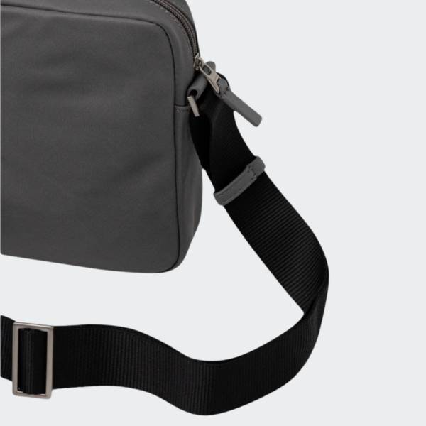 CALVIN KLEIN JEANS SLEEK REPORTER