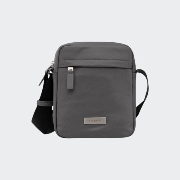 CALVIN KLEIN JEANS SLEEK REPORTER