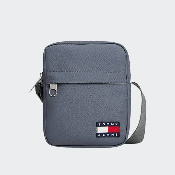 TOMMY JEANS  ESSENTIAL DAILY REPORTER