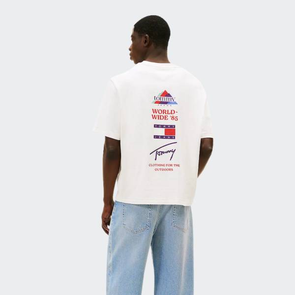 TOMMY JEANS 90S PEAKS BACKPRINT TEE