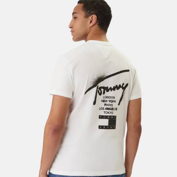 TOMMY JEANS CITY SIGN TEE