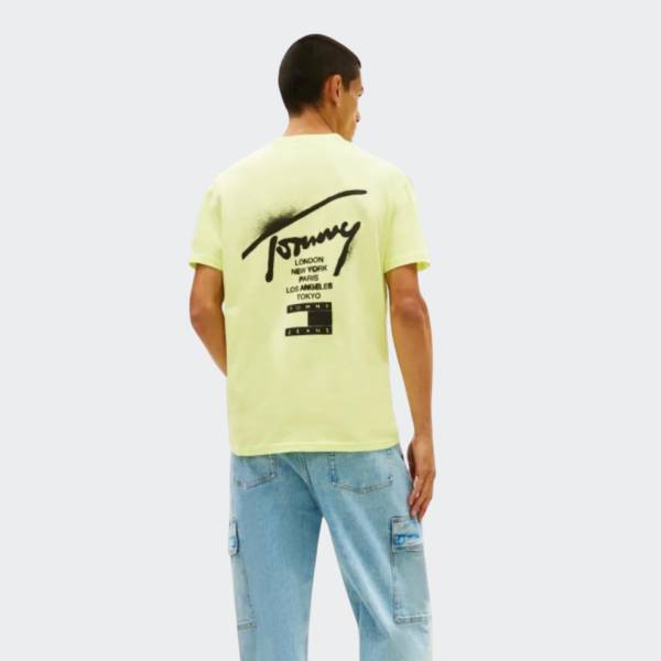 TOMMY JEANS CITY SIGN TEE