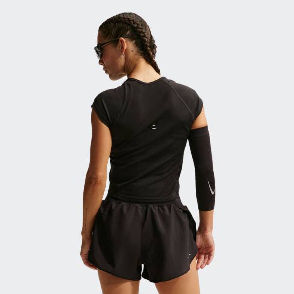 NIKE WOMENS TEMPO SWOOSH RUN DRI FIT TOP
