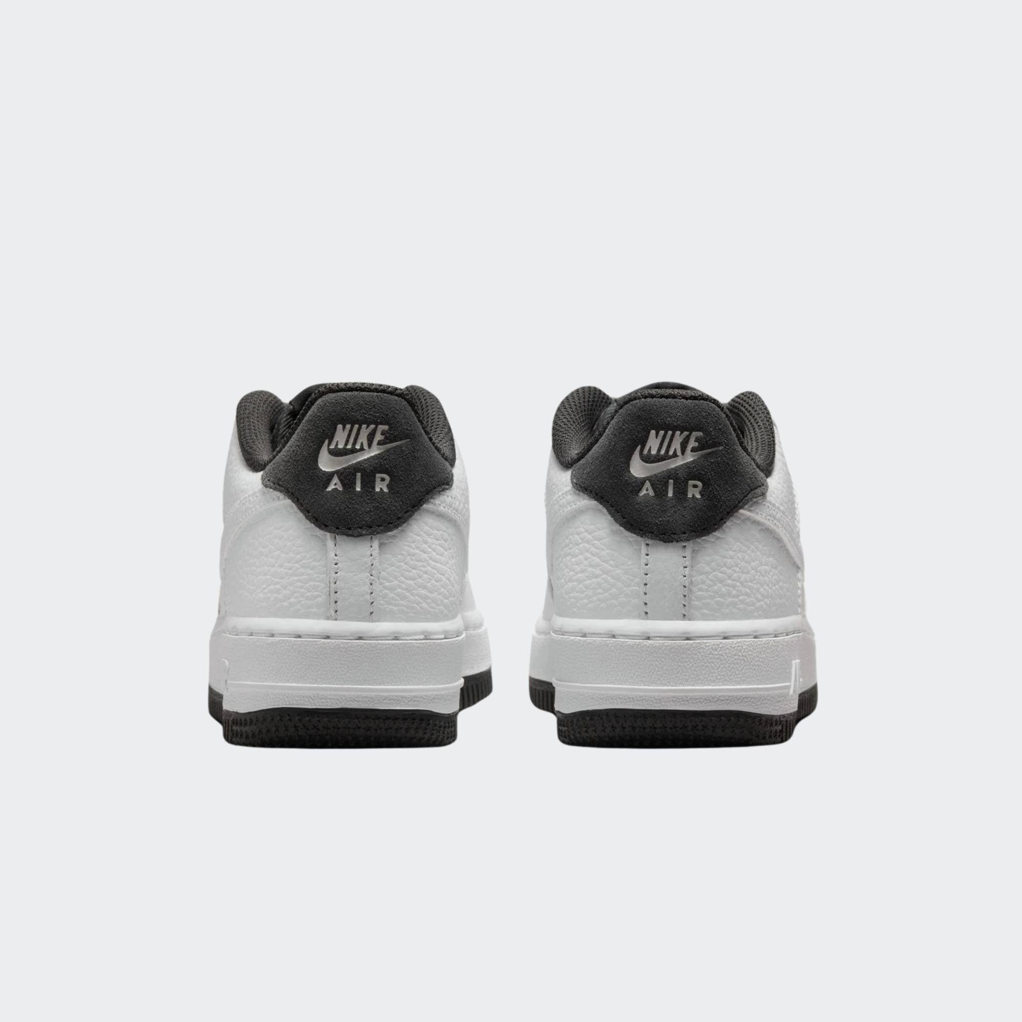 NIKE AIR FORCE 1 LV8
