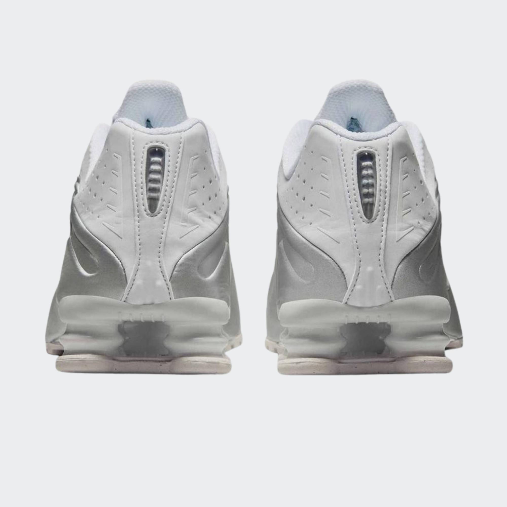 NIKE  SHOX R4