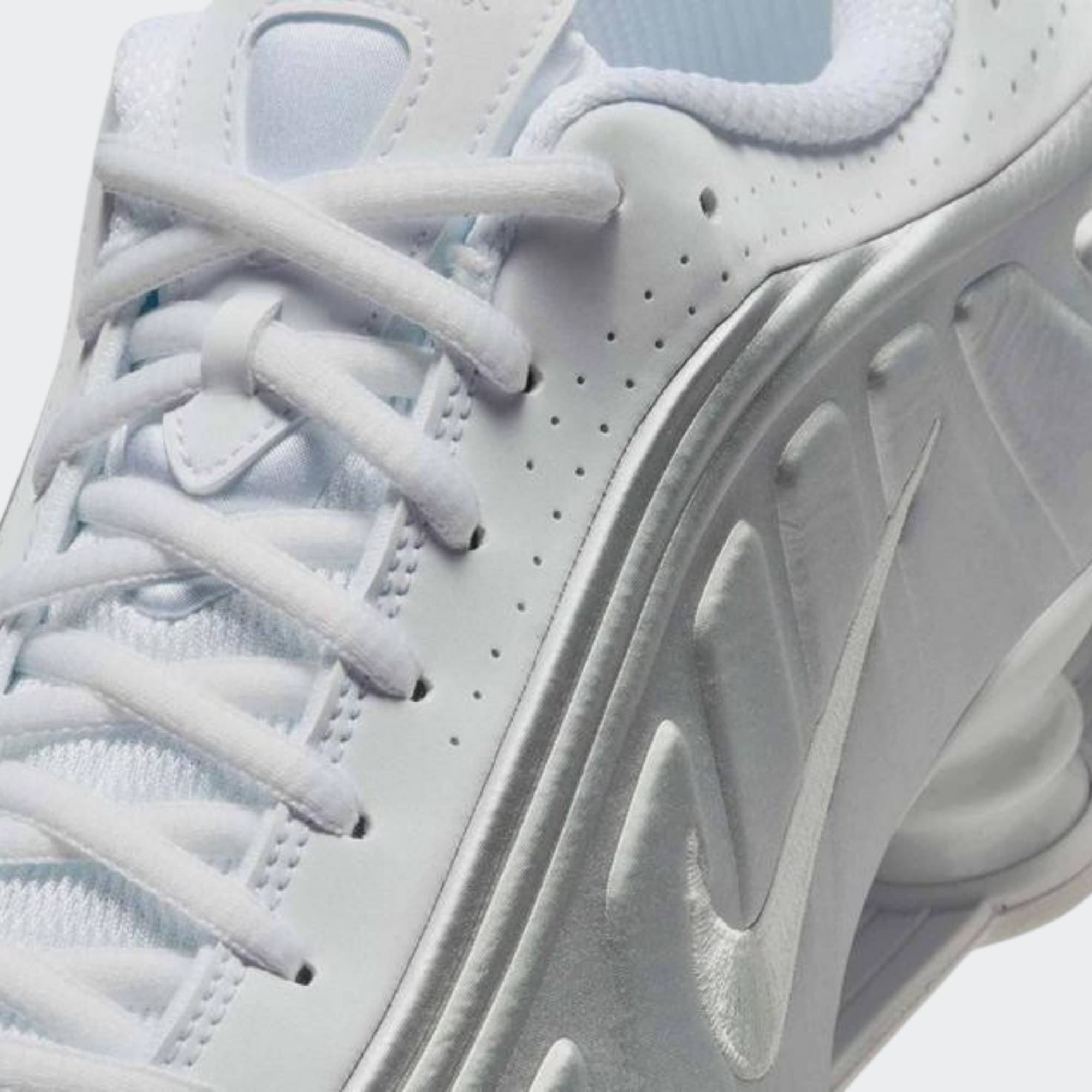 NIKE  SHOX R4
