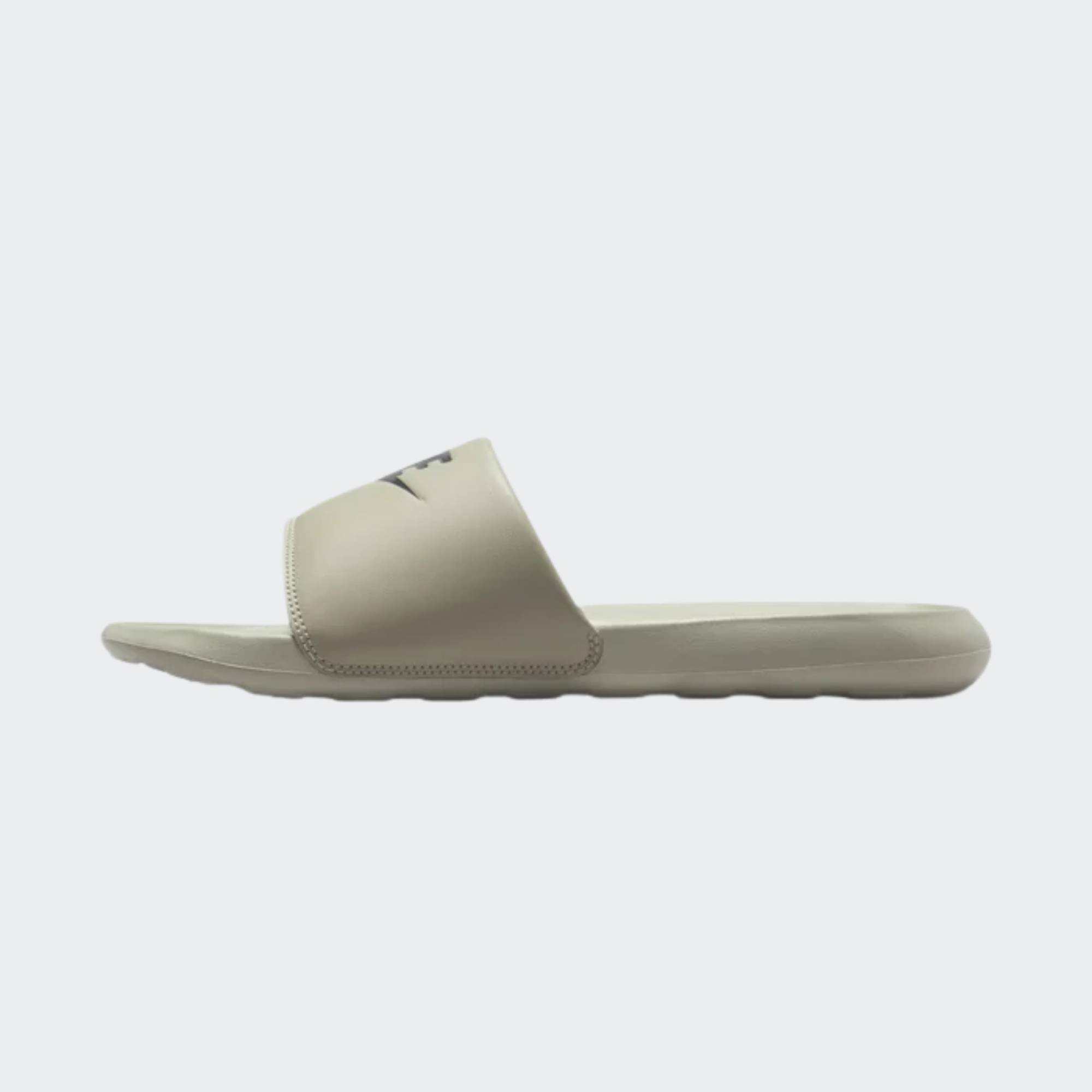 NIKE VICTORI ONE SLIDE
