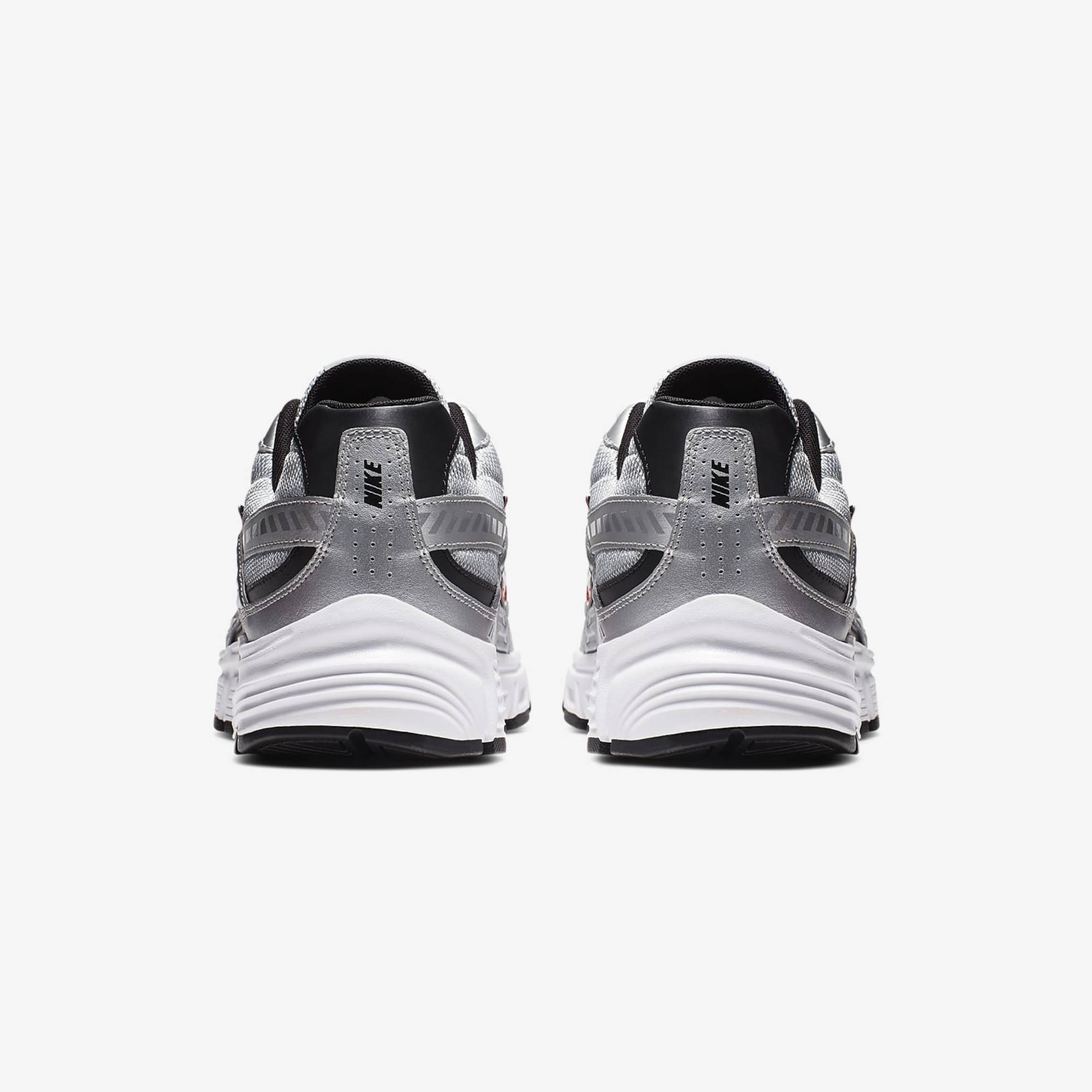 NIKE INITIATOR