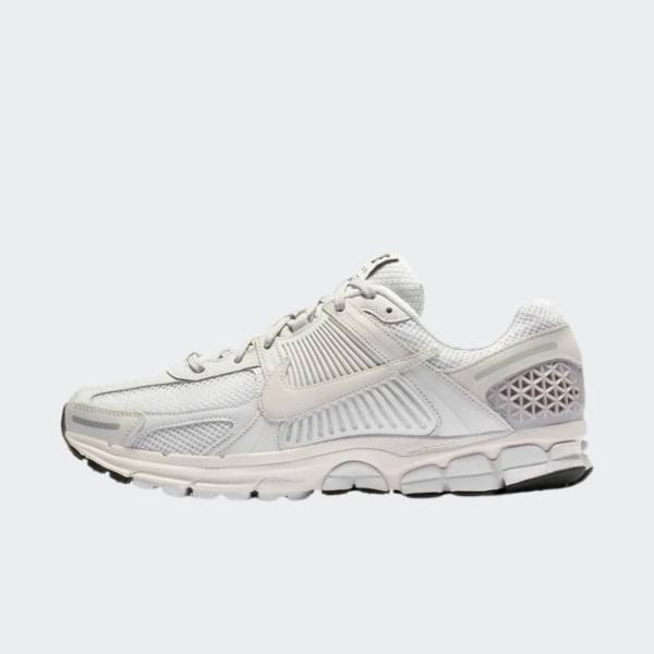 NIKE ZOOM VOMERO 5